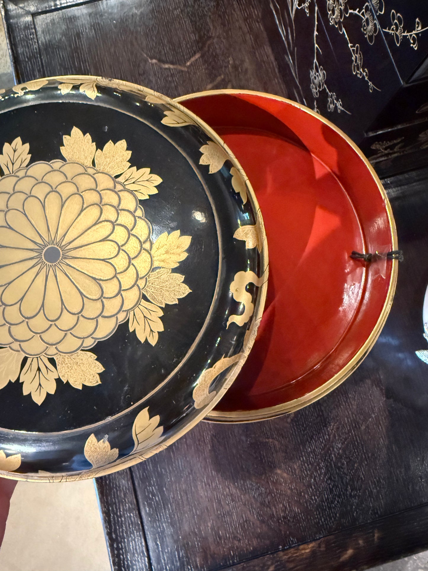 Asian Lacquered Bento Box - Round