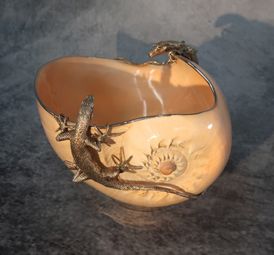 Sea Shell with Lizards